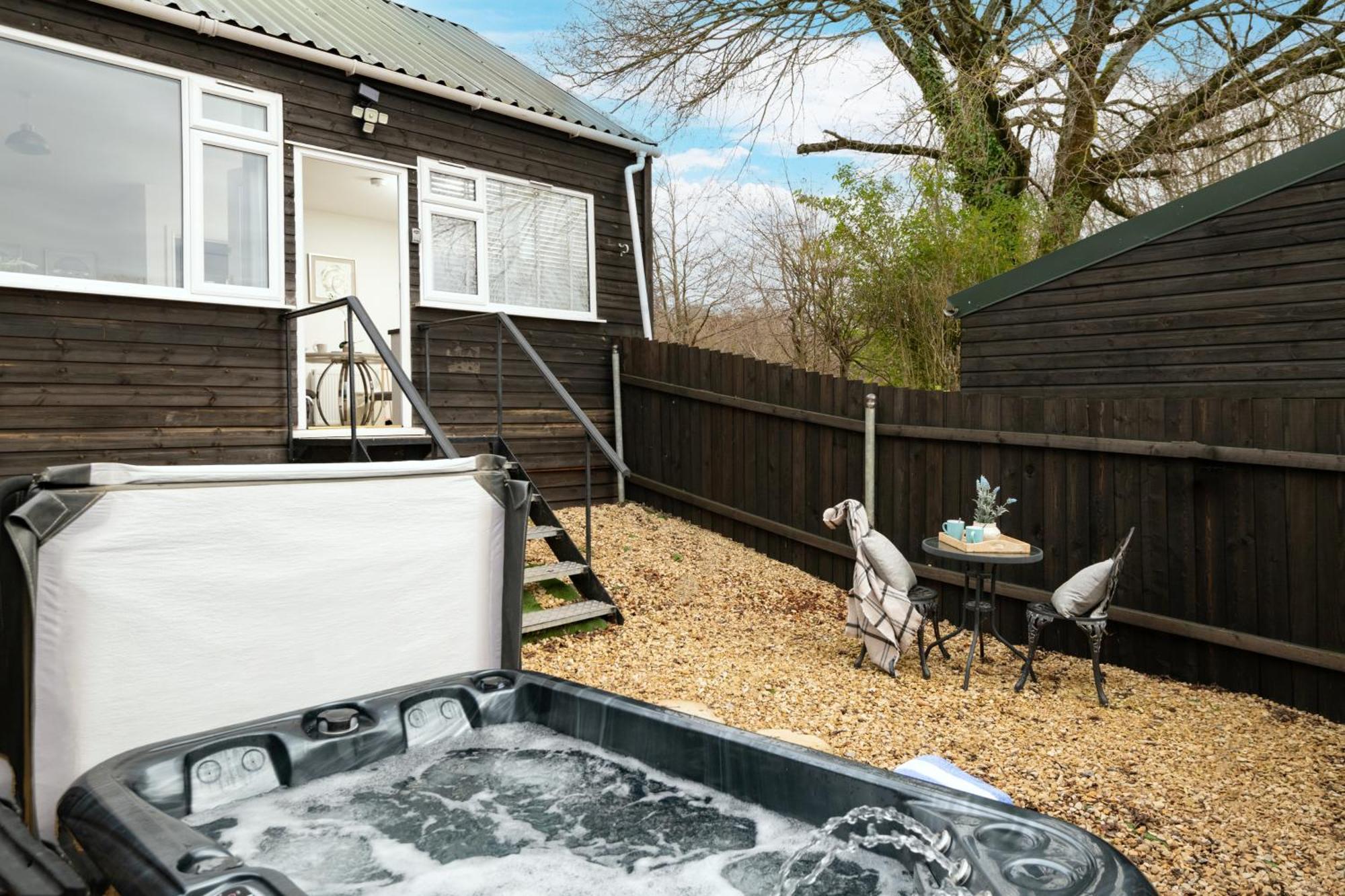 Dreamwood - Woodland With Private Hot Tub Holiday home